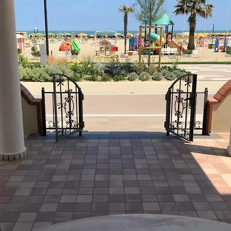 米兰聂斯酒店 3*