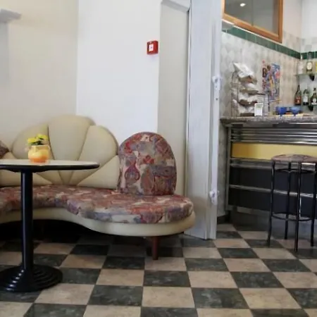 米兰聂斯酒店 3*