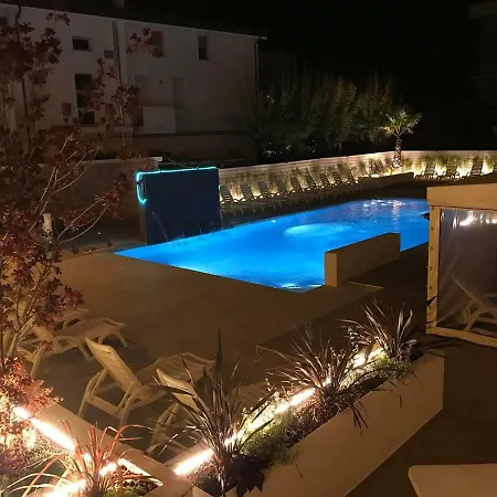 米兰聂斯酒店 3*